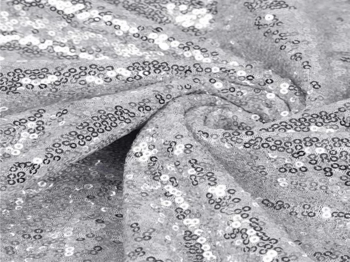2FT x 6FT Silver Sequin Backdrop - Image 1
